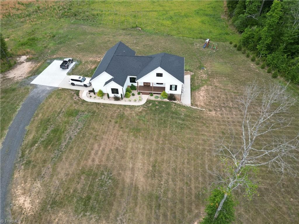 Stick/Site Built at 2498 Settle Bridge Road, Stoneville NC 27048, photo 22 of 32