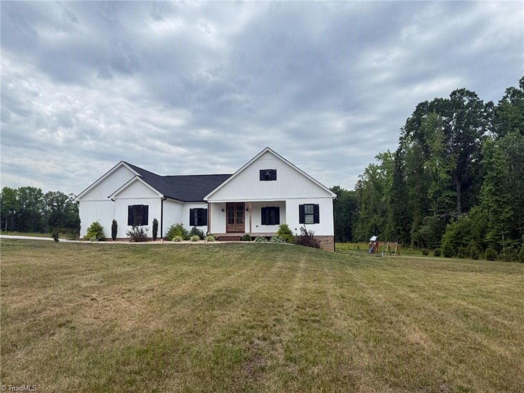 Stick/Site Built at 2498 Settle Bridge Road, Stoneville NC 27048, photo 5 of 32