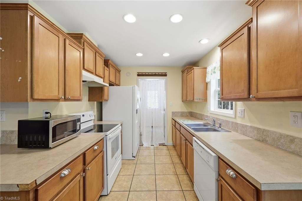 Modular at 212 Lakeview Drive, Pelham NC 27311, photo 9 of 24