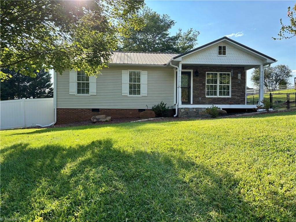 144 Strawberry Lane, Mount Airy NC 27030