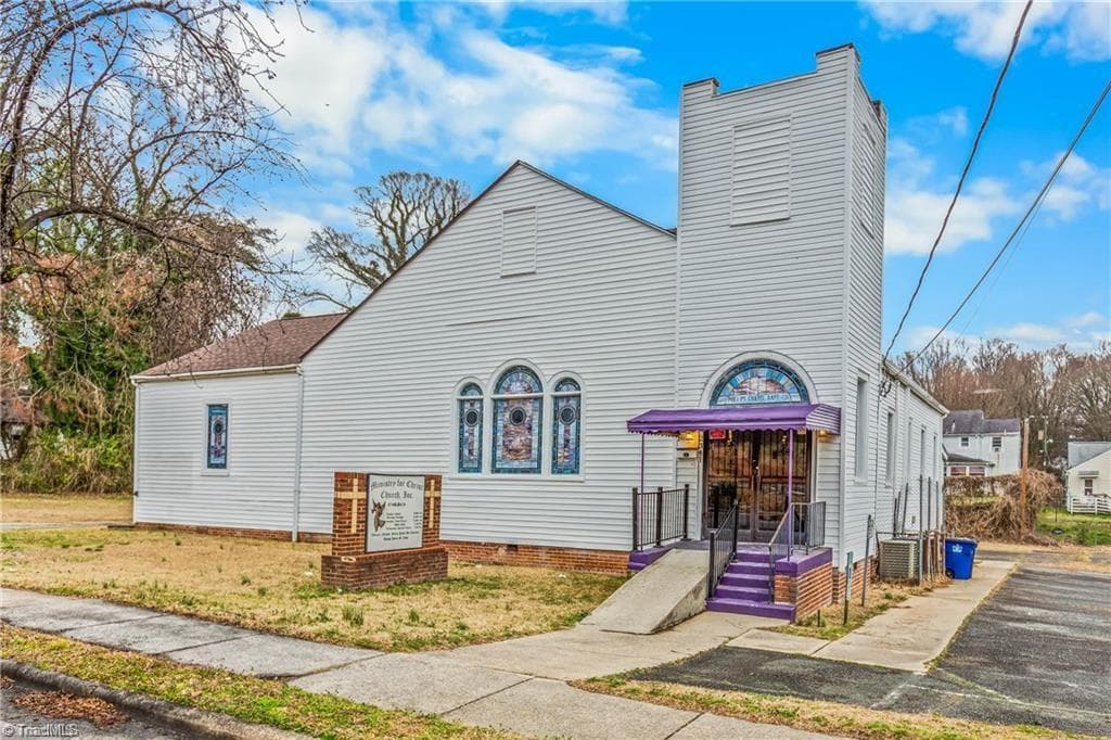 2341 N Patterson Avenue, Winston-Salem NC 27105