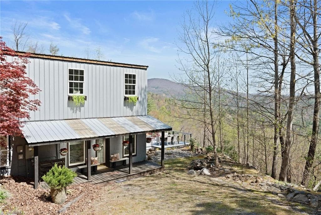 3086 Summit Road, Purlear NC 28665