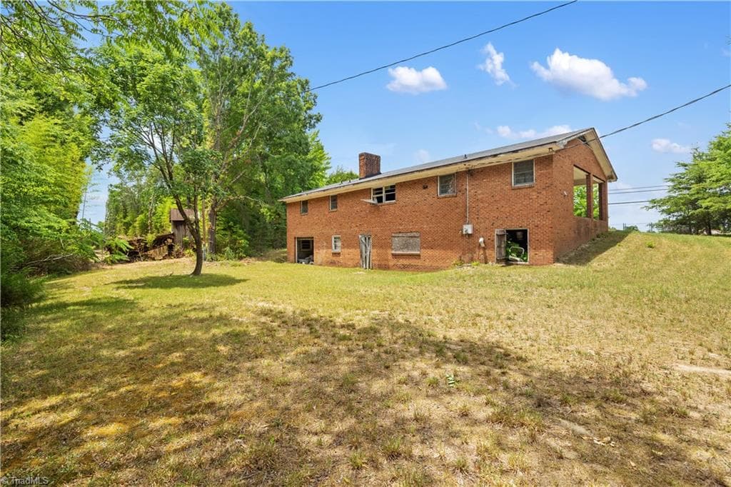 Stick/Site Built at 709 Westover Drive, High Point NC 27265, photo 11 of 33