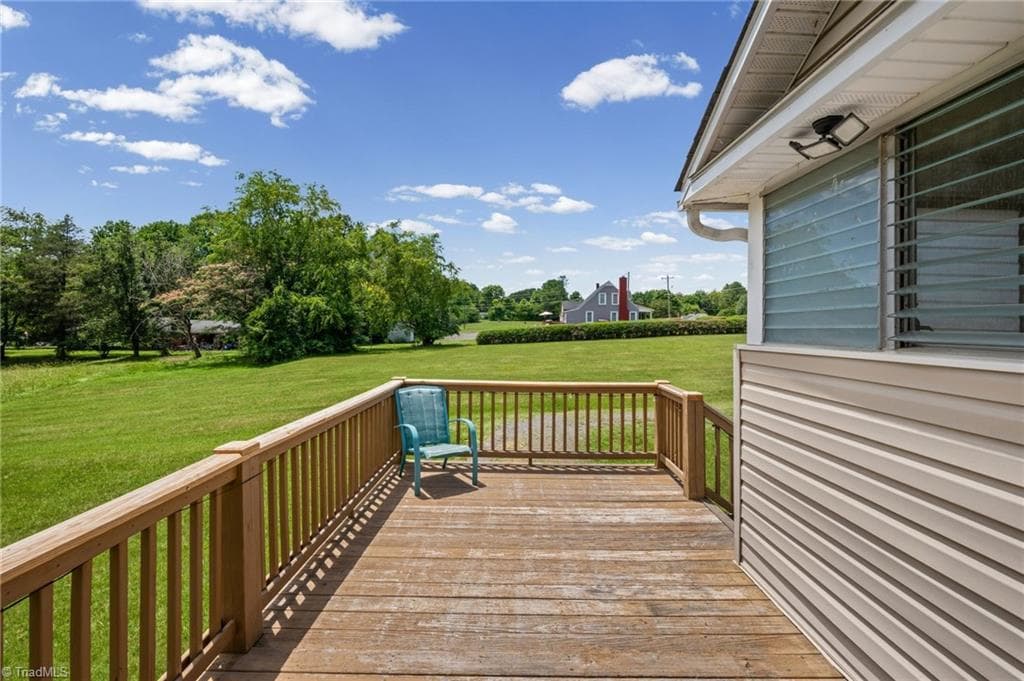 Spacious deck - 630 Pleasant Hill Drive, Elkin NC 28621, Elkin