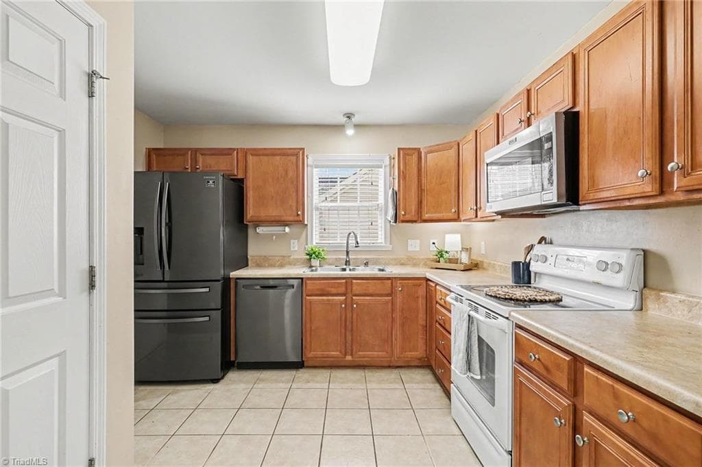 Stick/Site Built at 5609 Roundup Circle, Greensboro NC 27405, photo 9 of 26