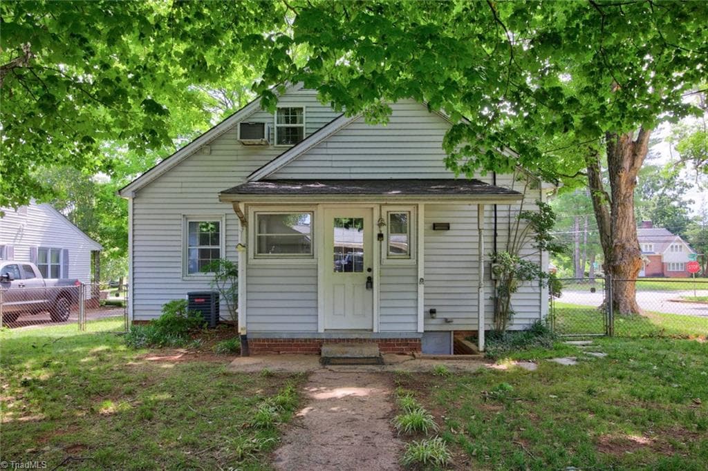 Stick/Site Built at 3252 Main Street, Winston-Salem NC 27127, Winston-Salem, photo 19 of 20