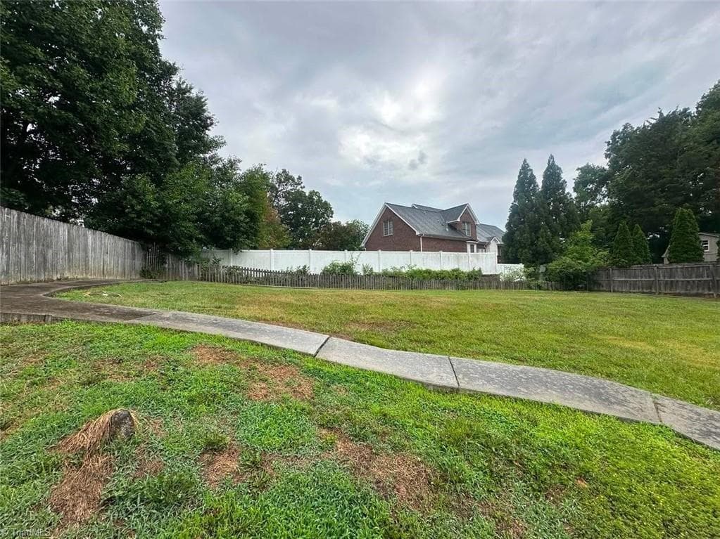 Stick/Site Built at 2308 Leeds Avenue, High Point NC 27265, photo 17 of 45