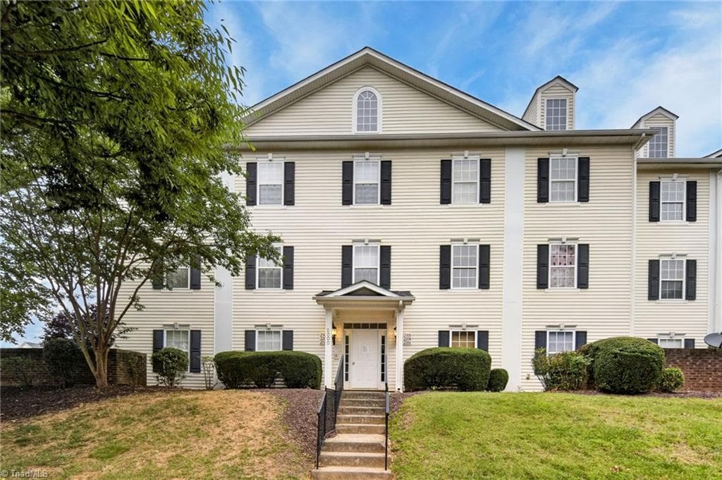 2206 McConnell Drive, Kernersville NC 27284