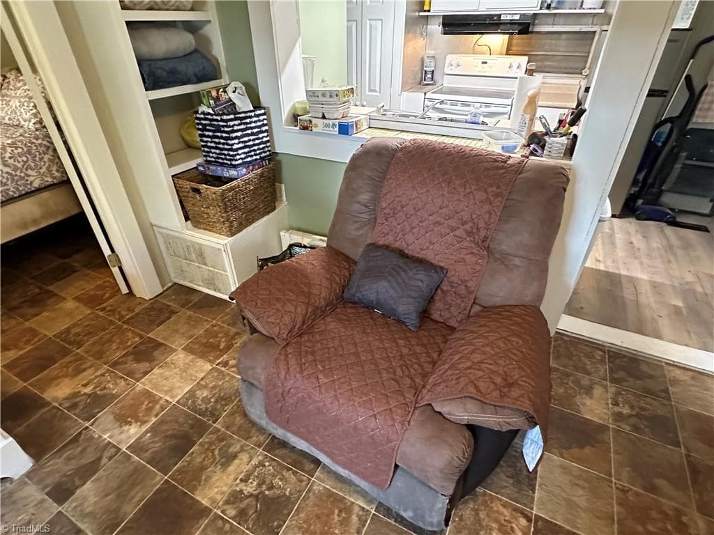 Manufactured Home at 162 Club House Drive, New London NC 28127, photo 6 of 50