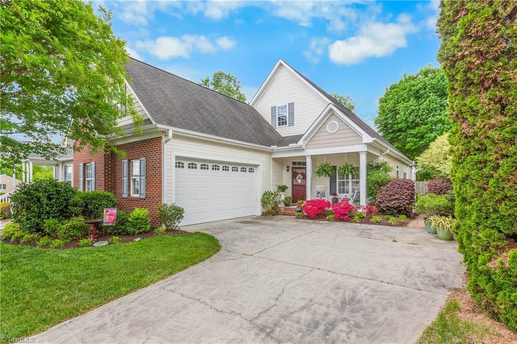 6604 Springfield Village Lane, Clemmons NC 27012