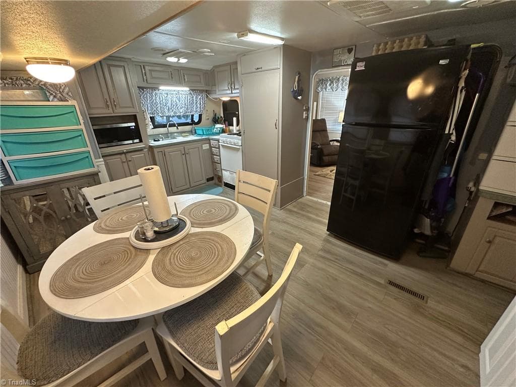 Manufactured Home at 138 Marina Drive, New London NC 28127, photo 16 of 50