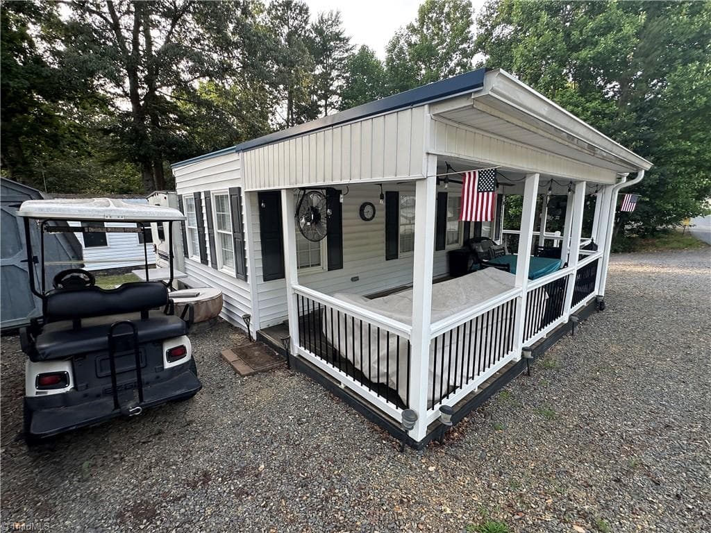 Manufactured Home at 138 Marina Drive, New London NC 28127, photo 31 of 50