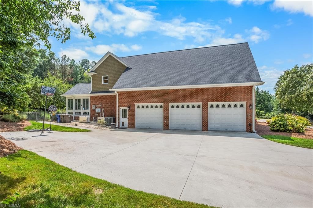 Stick/Site Built at 3052 Greenhouse Road, Winston-Salem NC 27127, Winston-Salem, photo 11 of 50