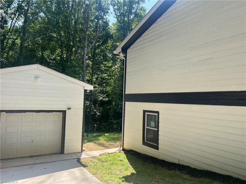 Stick/Site Built at 624 Wildwood Drive, North Wilkesboro NC 28659, North Wilkesboro, photo 13 of 48
