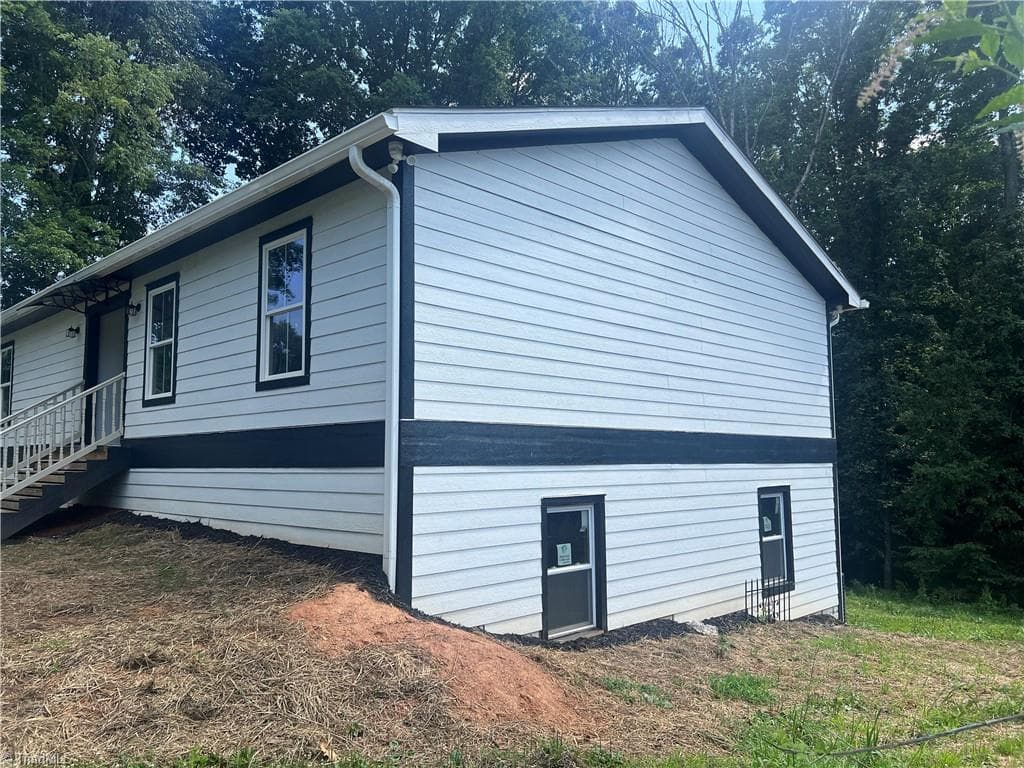 Stick/Site Built at 624 Wildwood Drive, North Wilkesboro NC 28659, North Wilkesboro, photo 17 of 48