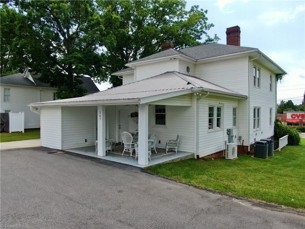 Back porch - 207 W Main Street # B, Pilot Mountain NC 27041, Pilot Mountain