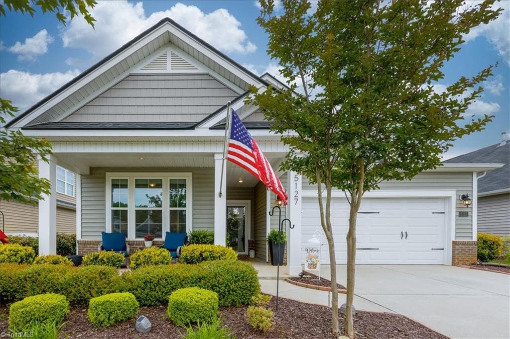 5127 Garnet Hill Drive, Clemmons NC 27012