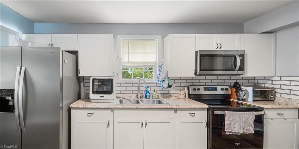 Stick/Site Built at 1111 Brentwood Street, High Point NC 27260, photo 12 of 33