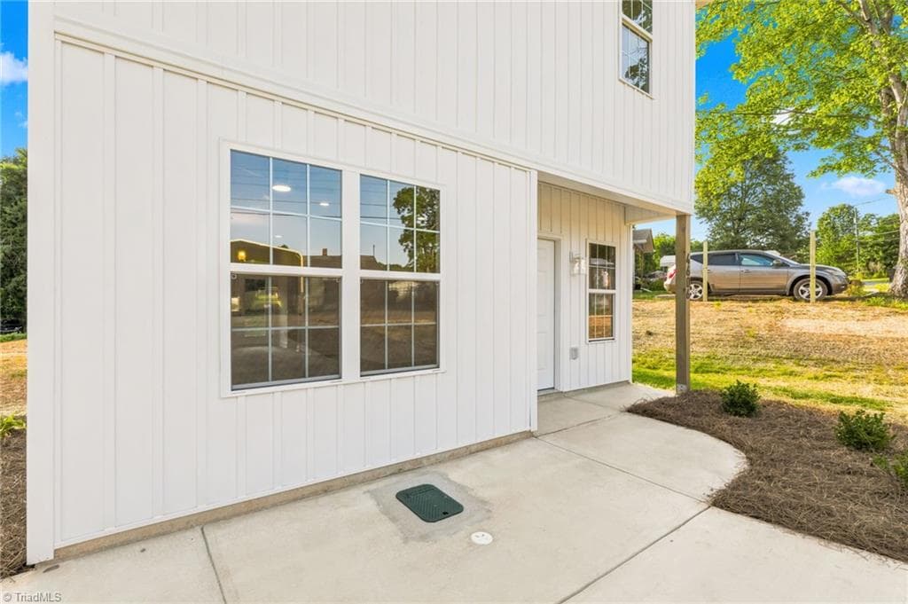 Stick/Site Built at 4606 Erin Street, Winston-Salem NC 27105, Winston-Salem, photo 5 of 47