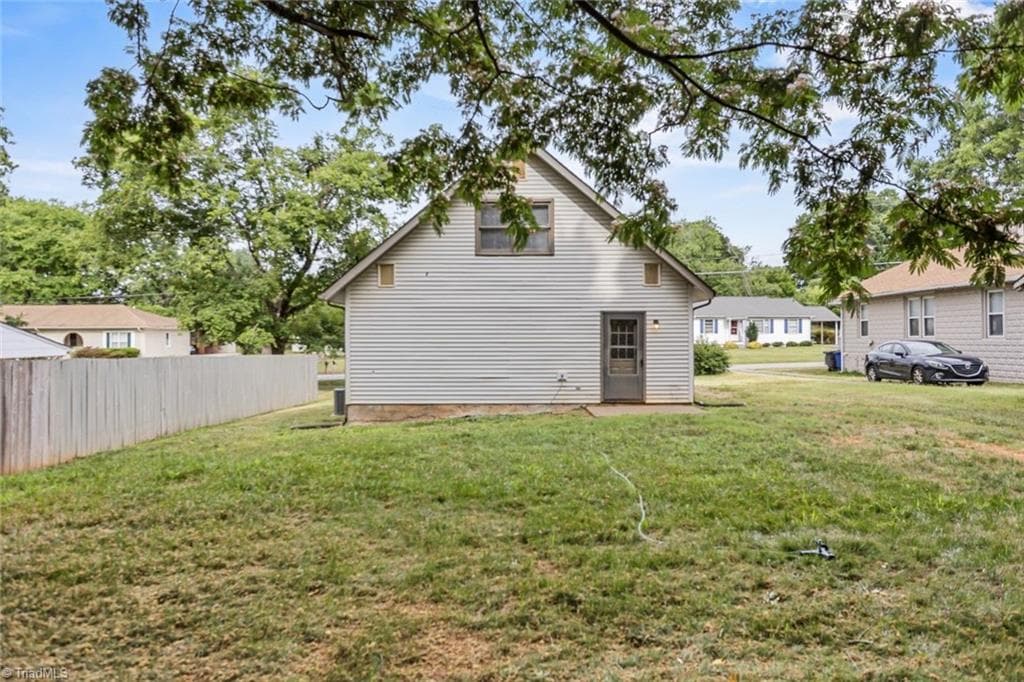Stick/Site Built at 131 Lindbergh Street, Winston-Salem NC 27104, Winston-Salem, photo 2 of 36