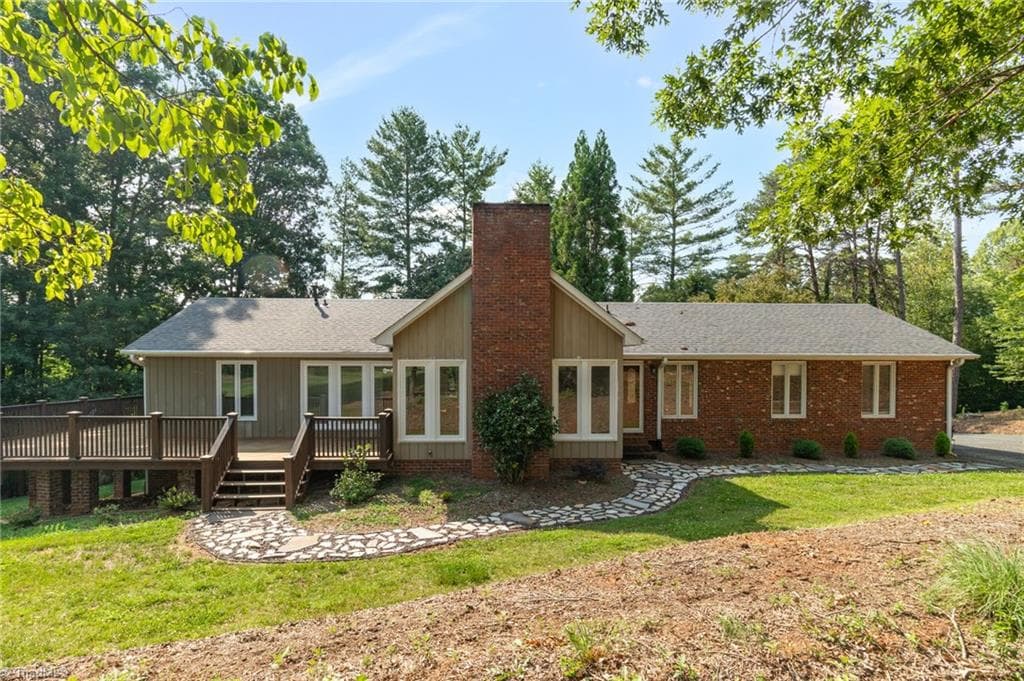 175 Sandtrap Lane, Pilot Mountain NC 27041