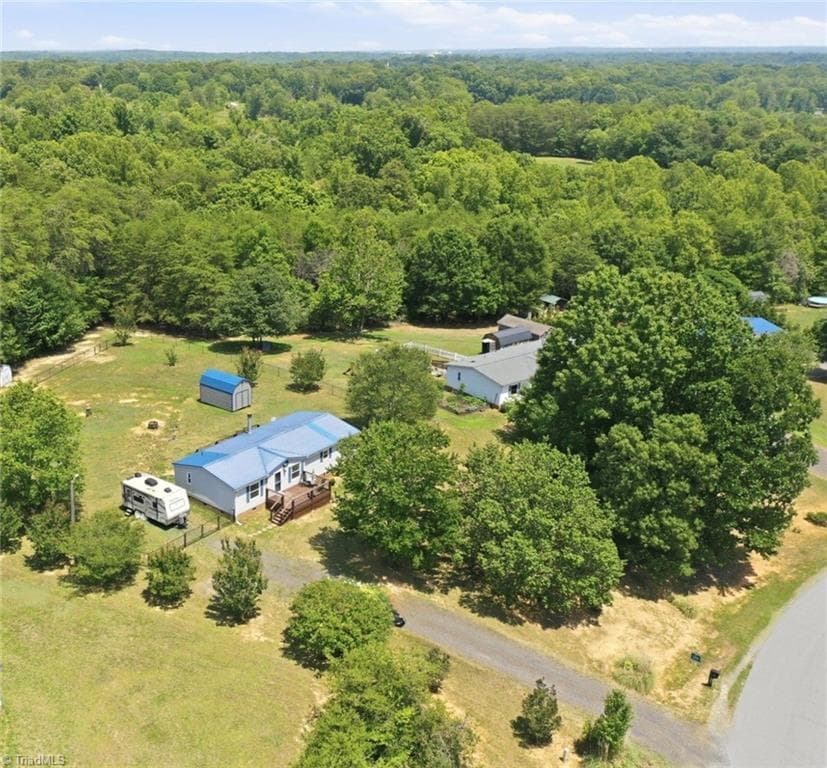 Manufactured Home at 180 B Austin Drive, Eden NC 27288, photo 6 of 18