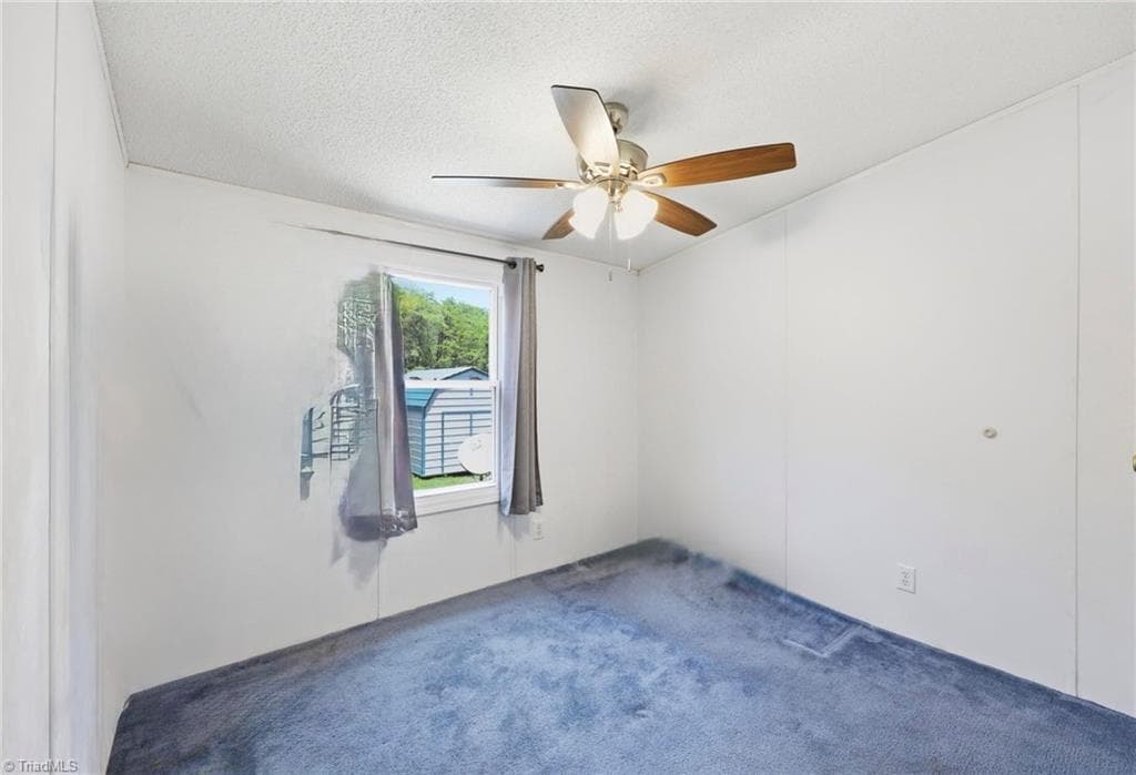 Manufactured Home at 180 B Austin Drive, Eden NC 27288, photo 13 of 18