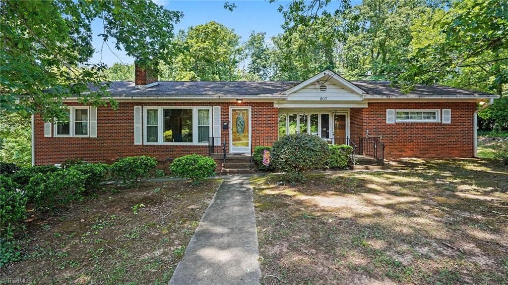 807 E Salisbury Street, Asheboro NC 27203
