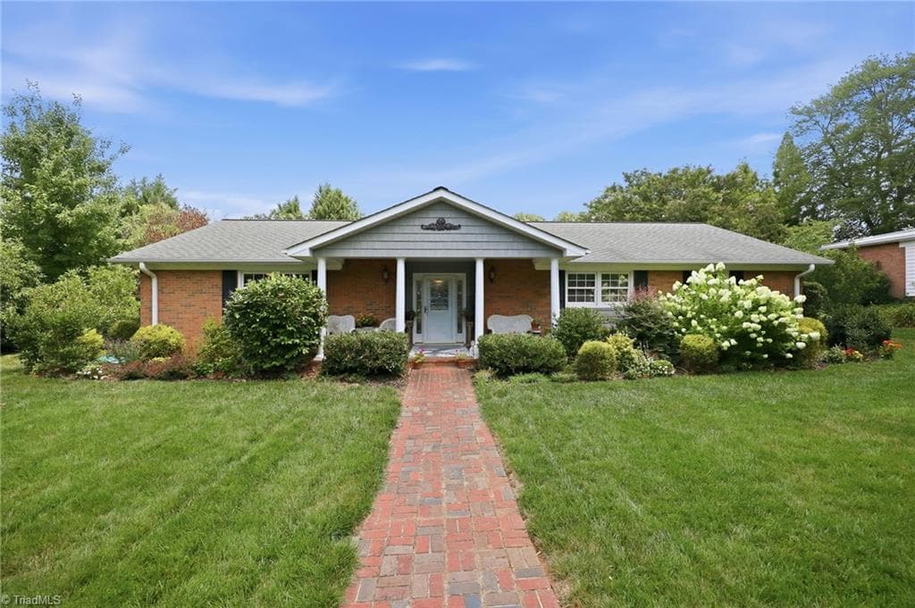 1025 Oaklawn Avenue, Winston-Salem NC 27104