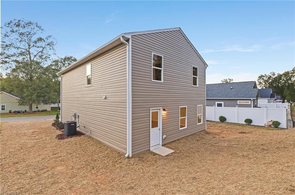 Stick/Site Built at 332 Poppy Court, Eden NC 27288, photo 33 of 34