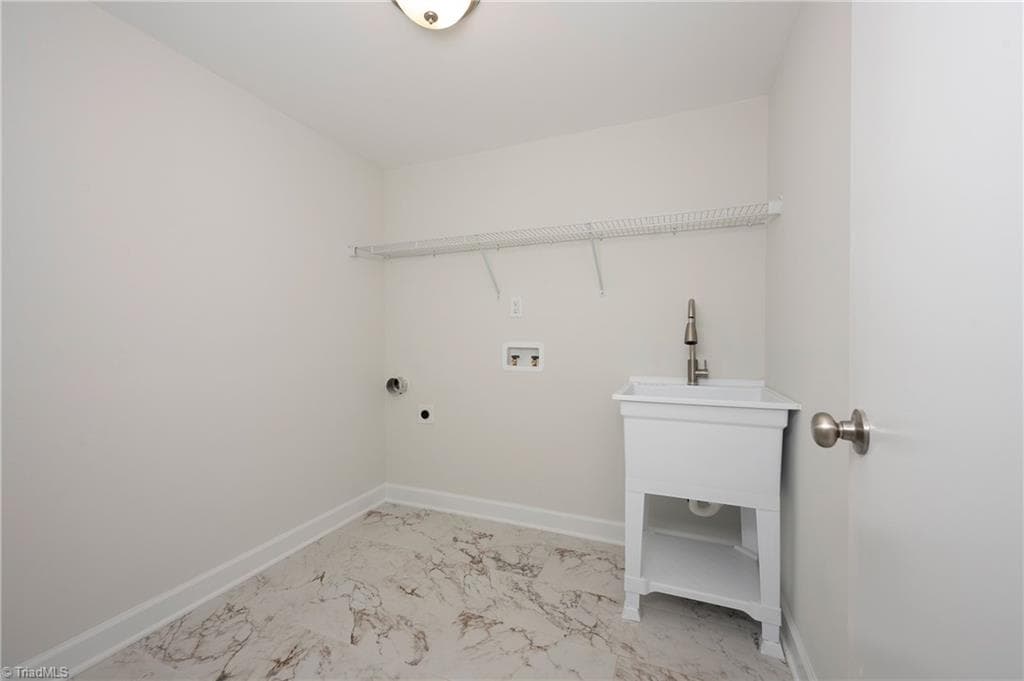 Stick/Site Built at 4385 Mashie Drive, Pfafftown NC 27040, photo 33 of 44
