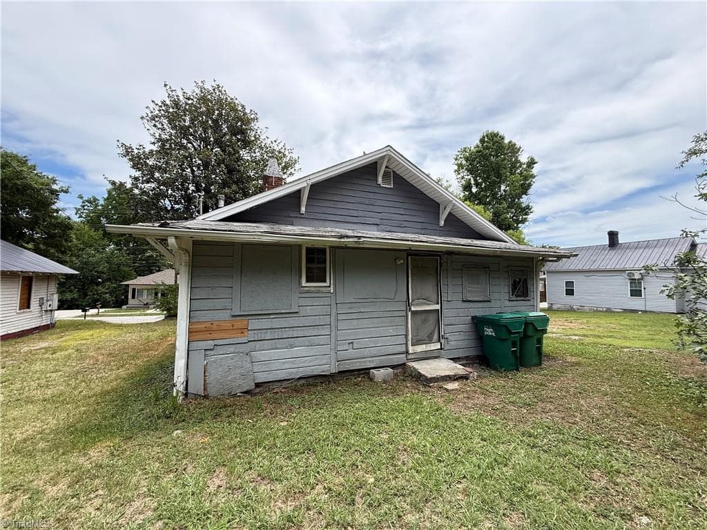 Stick/Site Built at 328 Ennis Street, High Point NC 27260, High Point, photo 9 of 50