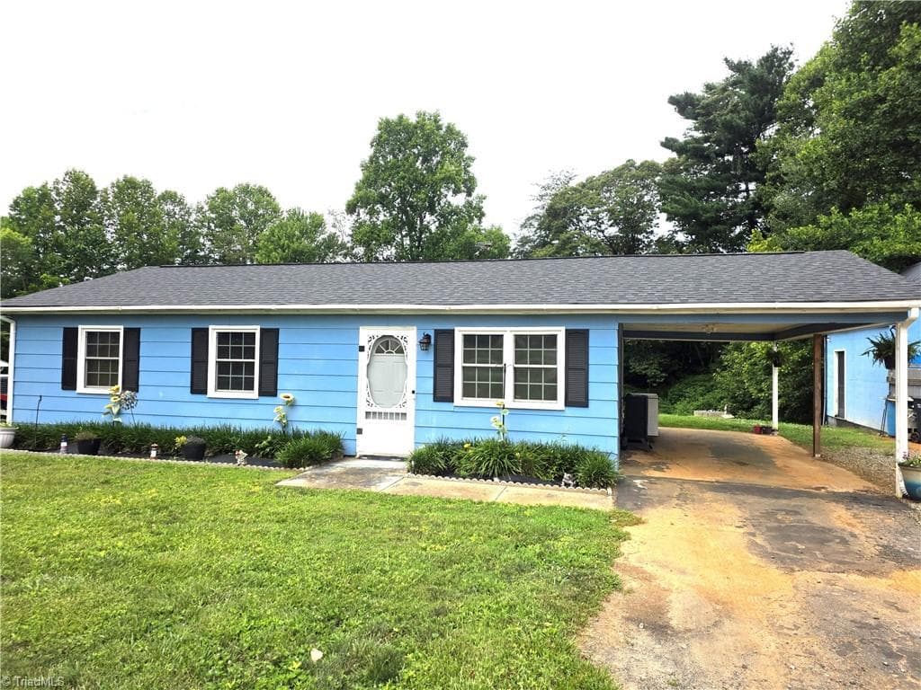 117 Locust Road, King NC 27021