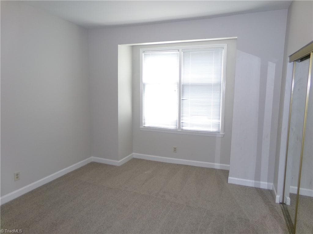 Stick/Site Built at 352 Meadows Circle, Winston-Salem NC 27104, Winston-Salem, photo 16 of 18