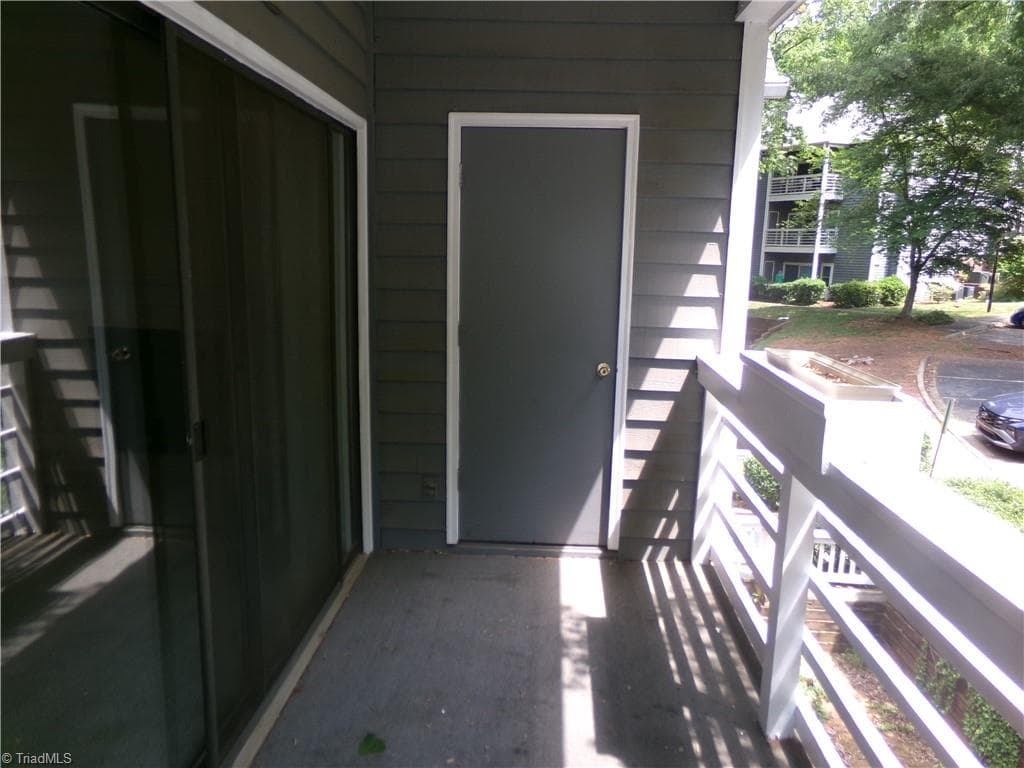 Stick/Site Built at 352 Meadows Circle, Winston-Salem NC 27104, Winston-Salem, photo 10 of 18