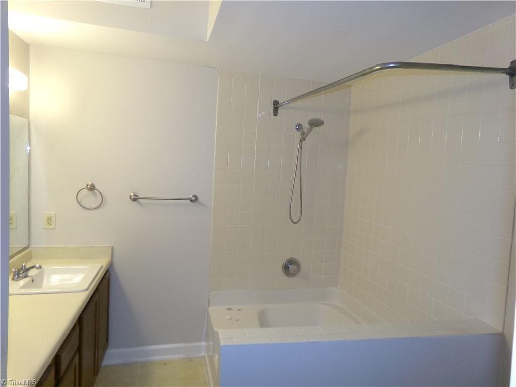 Stick/Site Built at 352 Meadows Circle, Winston-Salem NC 27104, Winston-Salem, photo 14 of 18