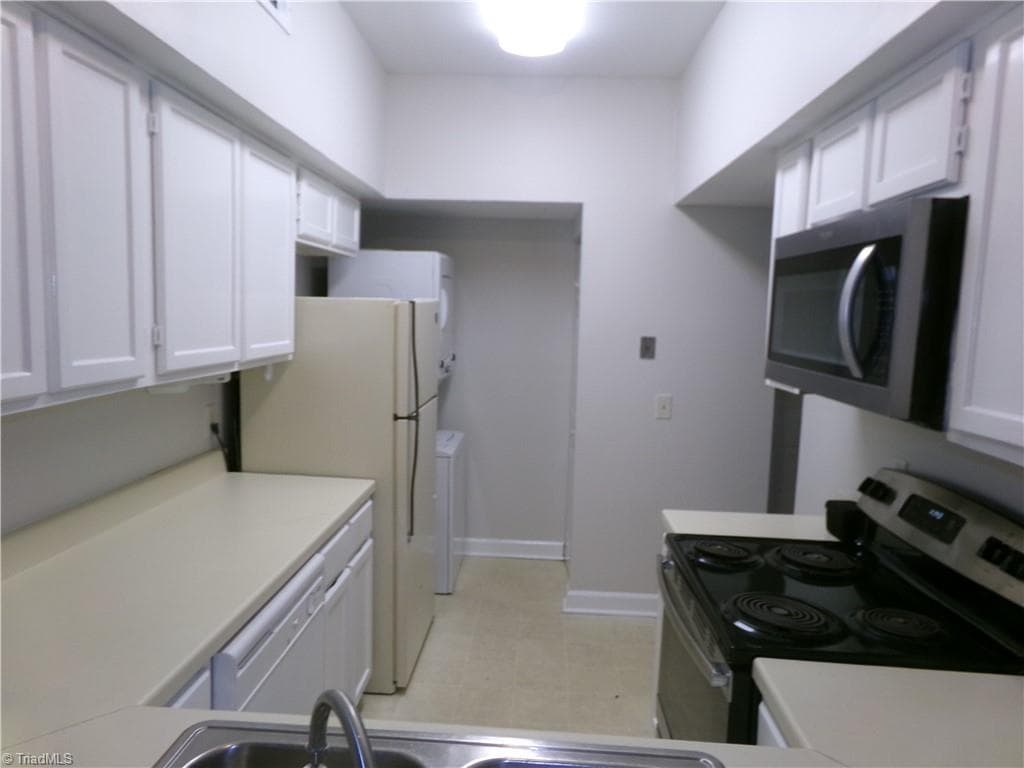 Stick/Site Built at 352 Meadows Circle, Winston-Salem NC 27104, Winston-Salem, photo 4 of 18