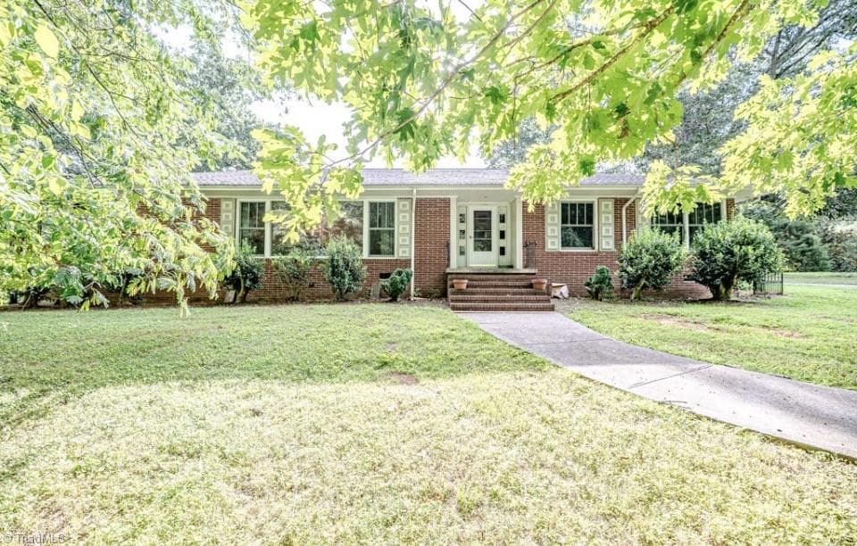 284 Back Creek Road, Asheboro NC 27205