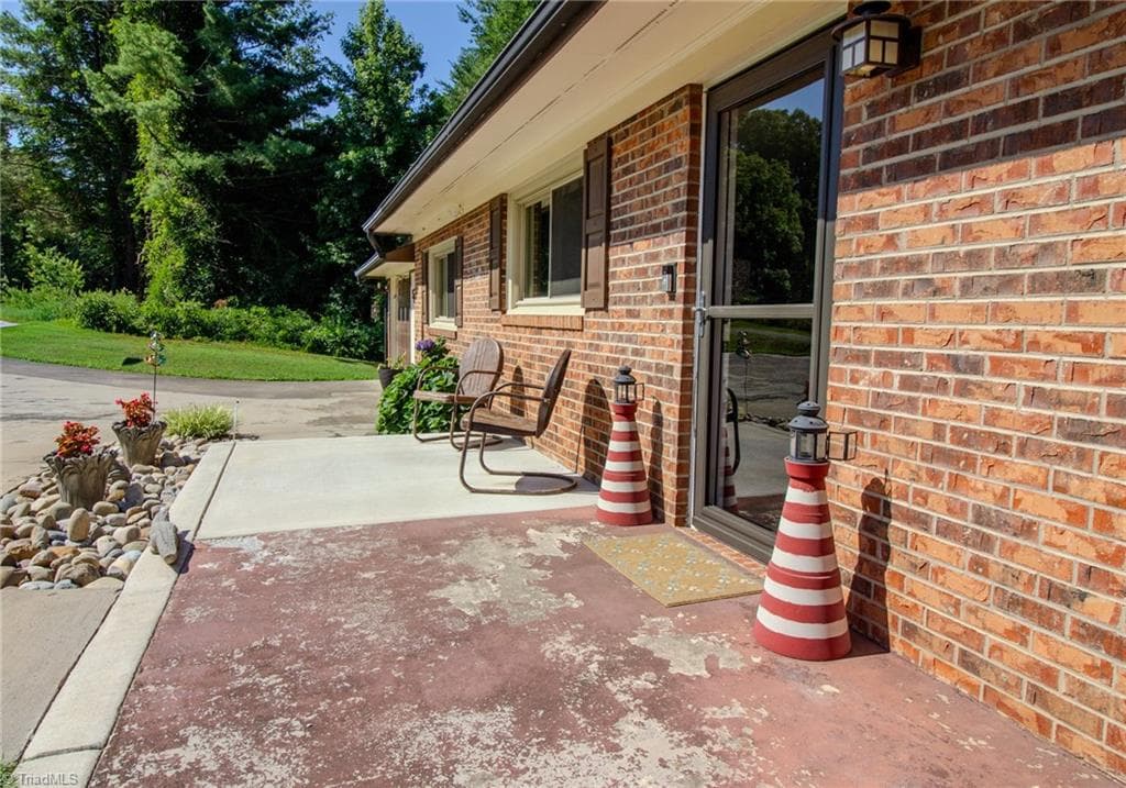 Stick/Site Built at 5736 Davis Road, Walkertown NC 27051, Walkertown, photo 10 of 47