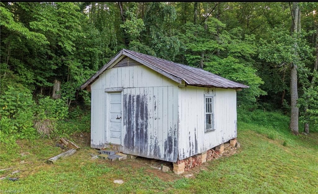 Stick/Site Built at 11526 US Highway 421, Purlear NC 28665, Purlear, photo 31 of 45