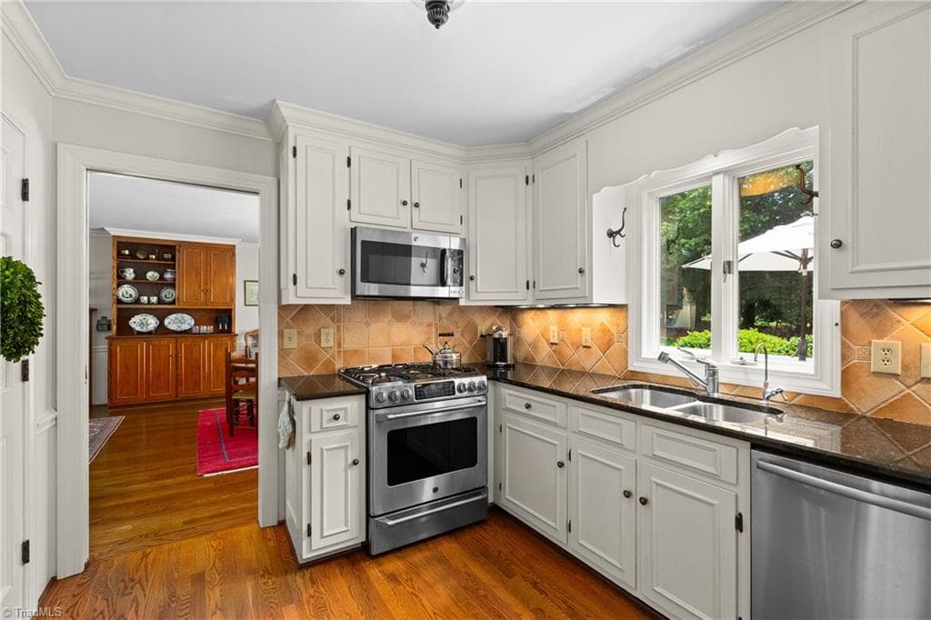 Stick/Site Built at 1203 Brookfield Court, High Point NC 27262, photo 12 of 50