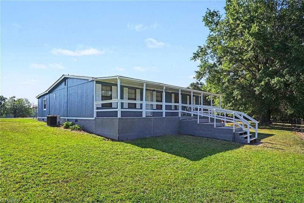 Manufactured Home at 812 Forest Hills School Road N, Marshville NC 28103, Marshville, photo 4 of 26
