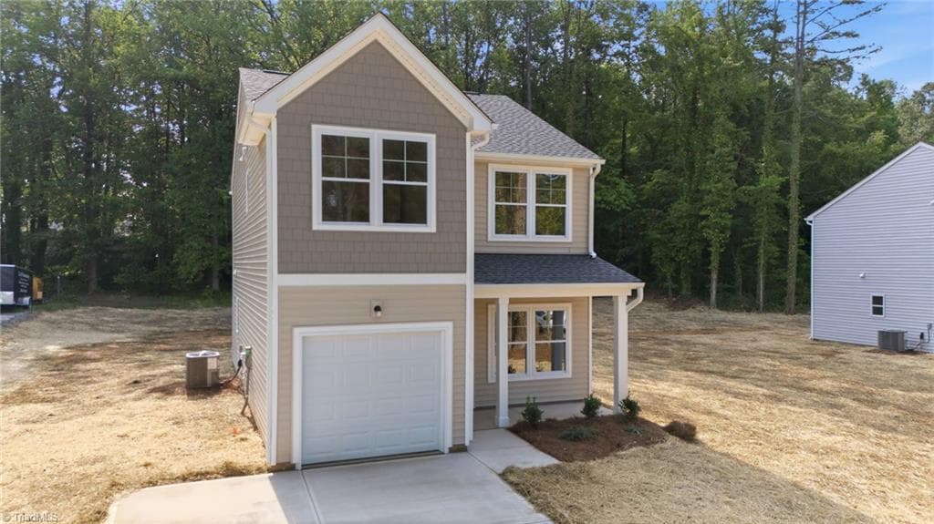 Stick/Site Built at 122 Maplewood Avenue, Thomasville NC 27360, photo 3 of 36