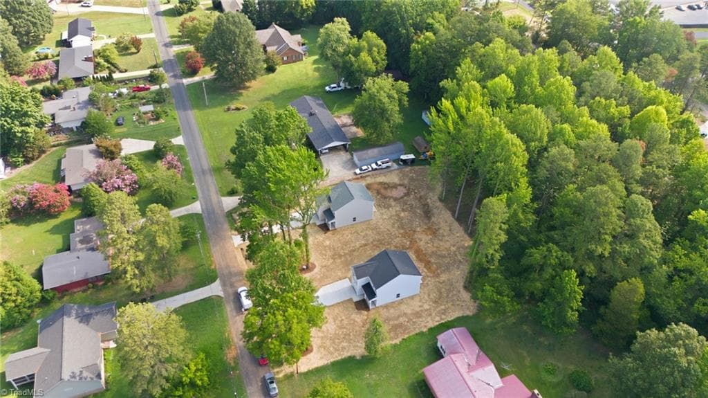 Stick/Site Built at 122 Maplewood Avenue, Thomasville NC 27360, photo 35 of 36