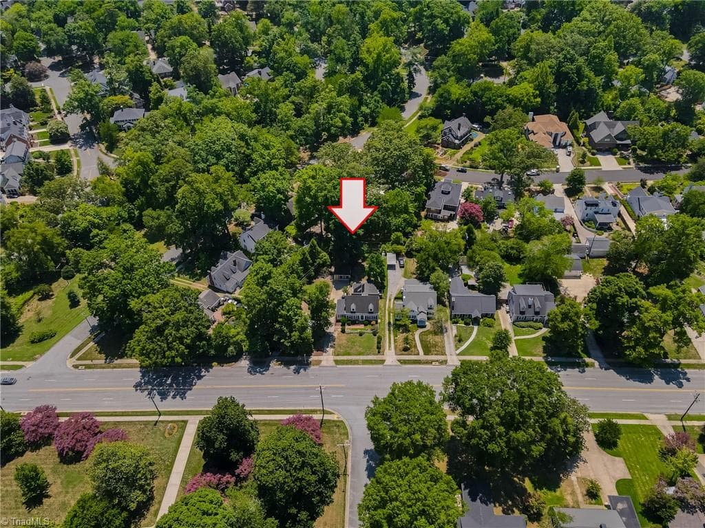 Stick/Site Built at 2209 W Friendly Avenue, Greensboro NC 27403, photo 39 of 46