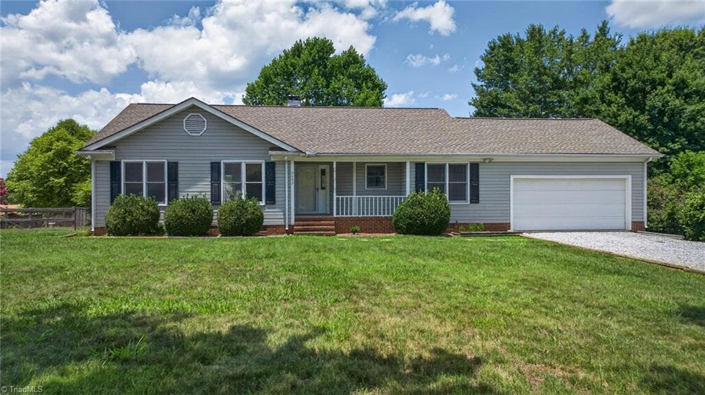 5493 Rolling Meadows Road, Randleman NC 27317