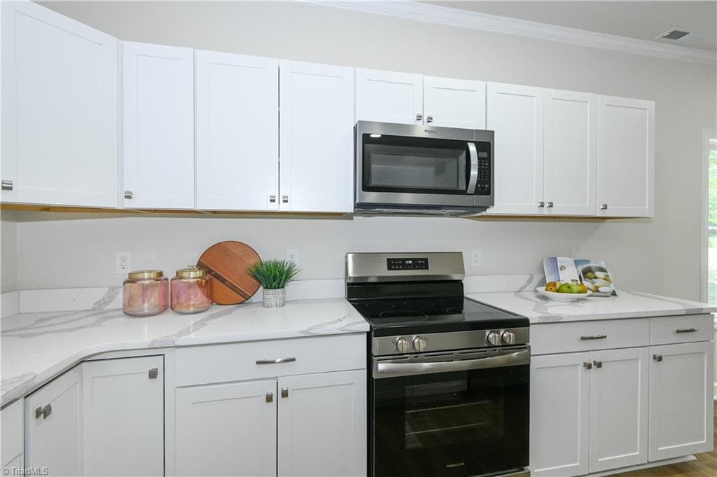 Stick/Site Built at 927 Pearson Street, Greensboro NC 27406, photo 8 of 30