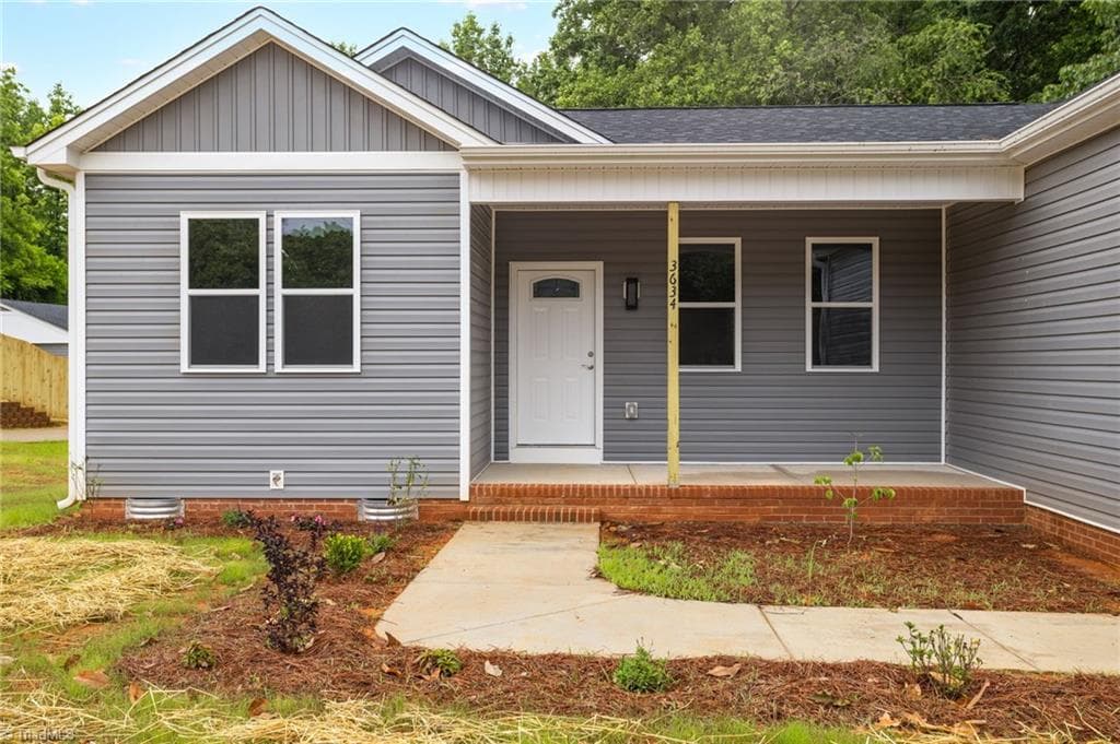 Stick/Site Built at 3634 Old Vineyard Road, Winston-Salem NC 27104, Winston-Salem, photo 2 of 22