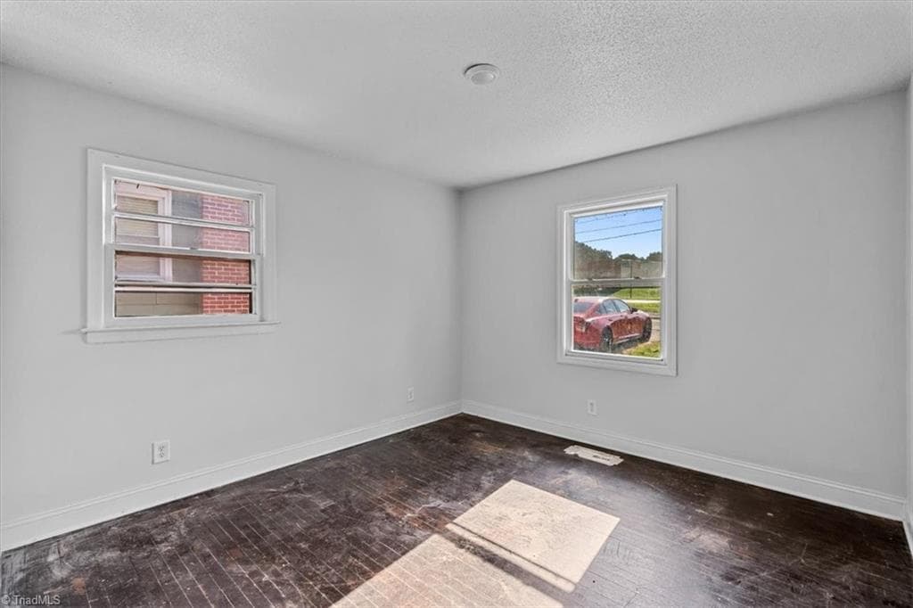 Stick/Site Built at 1724 Glenwood Avenue, Greensboro NC 27403, photo 13 of 26