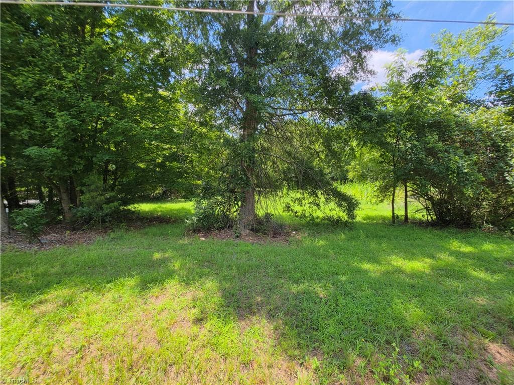 Single Family Residence at 417 Coe Avenue, High Point NC 27263, High Point, photo 7 of 10